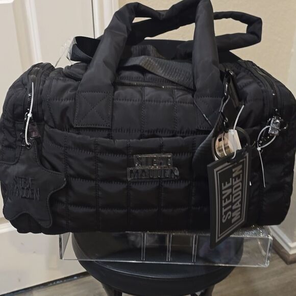 Steve Madden BAria Quilted Weekender Bag- Black - Picture 4 of 9